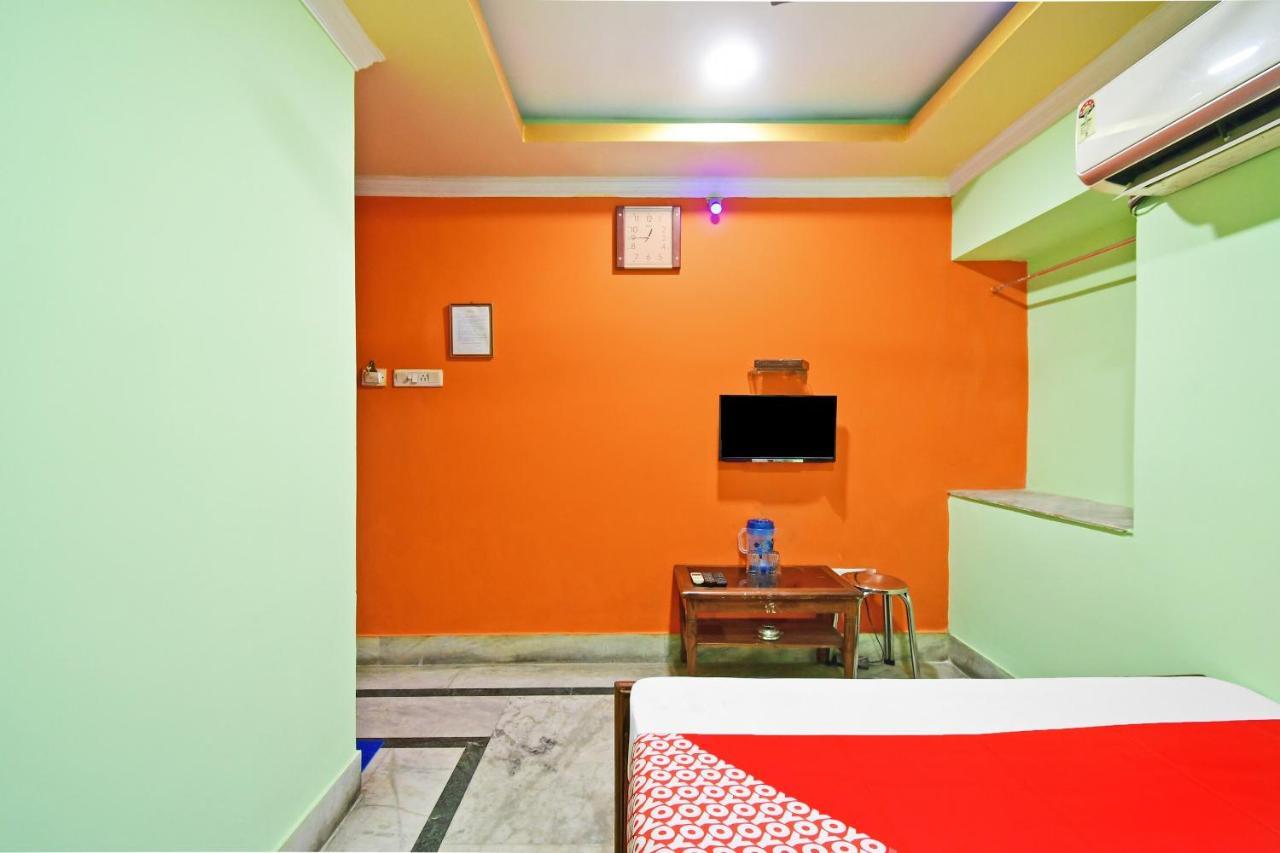 Oyo 85829 Max International Hotel Kolkata Exterior photo